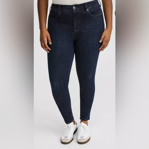 NWT Torrid Trio skinny high rise jeans sizes 22-26 regular - Picture 2 of 7
